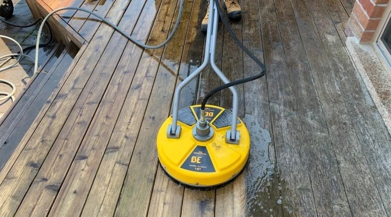 Before and after exterior surface cleaning